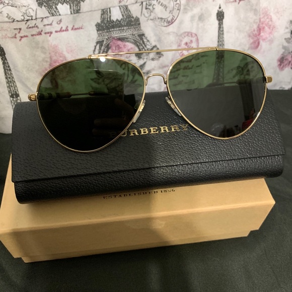 Burberry Aviator Sunglasses.! 👓😎 - Picture 13 of 16